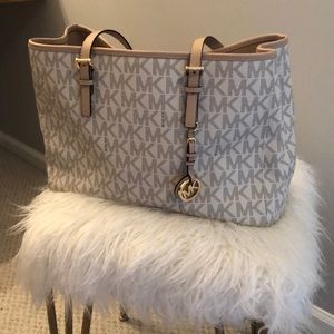 Michael Kors white shoulder bag
